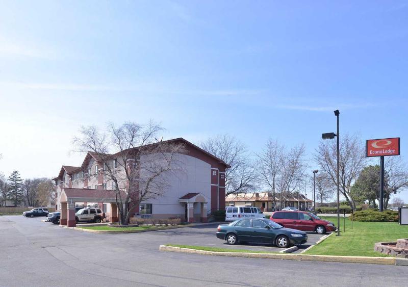 Rodeway Inn Waukegan - Gurnee Exterior photo